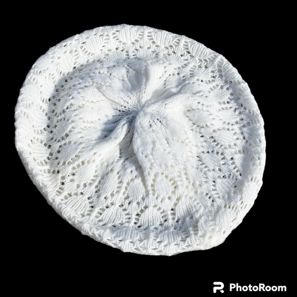 FREE GIFT W/PURCHASE OF $10+! Women’s Knit Beret - Picture 2 of 4